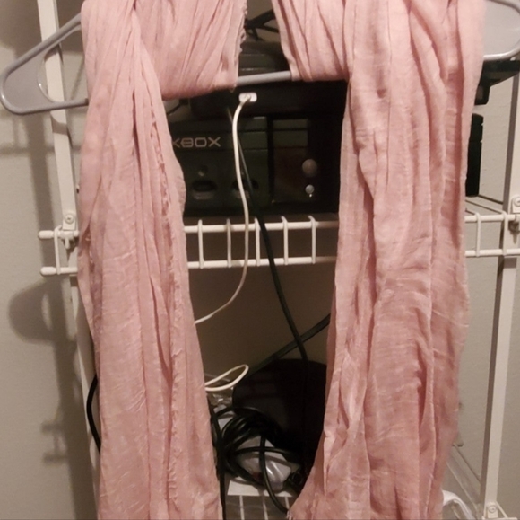 Women's Fashion Scarf Bundle (4 Scarves Included) - Picture 3 of 4